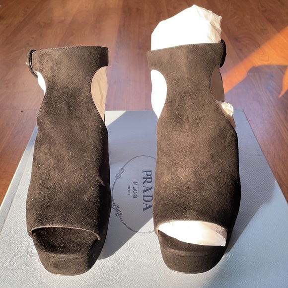 Prada Black Suede Platform Heel Pumps Size 39.5 - Picture 6 of 12